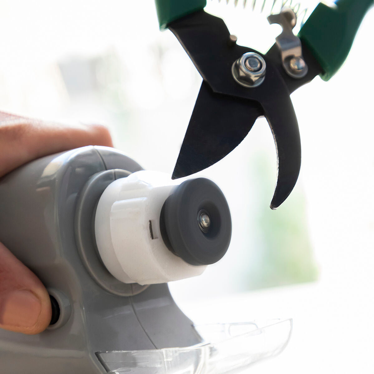 Affilatore elettrico multifunzione 6 in 1 Esharp InnovaGoods